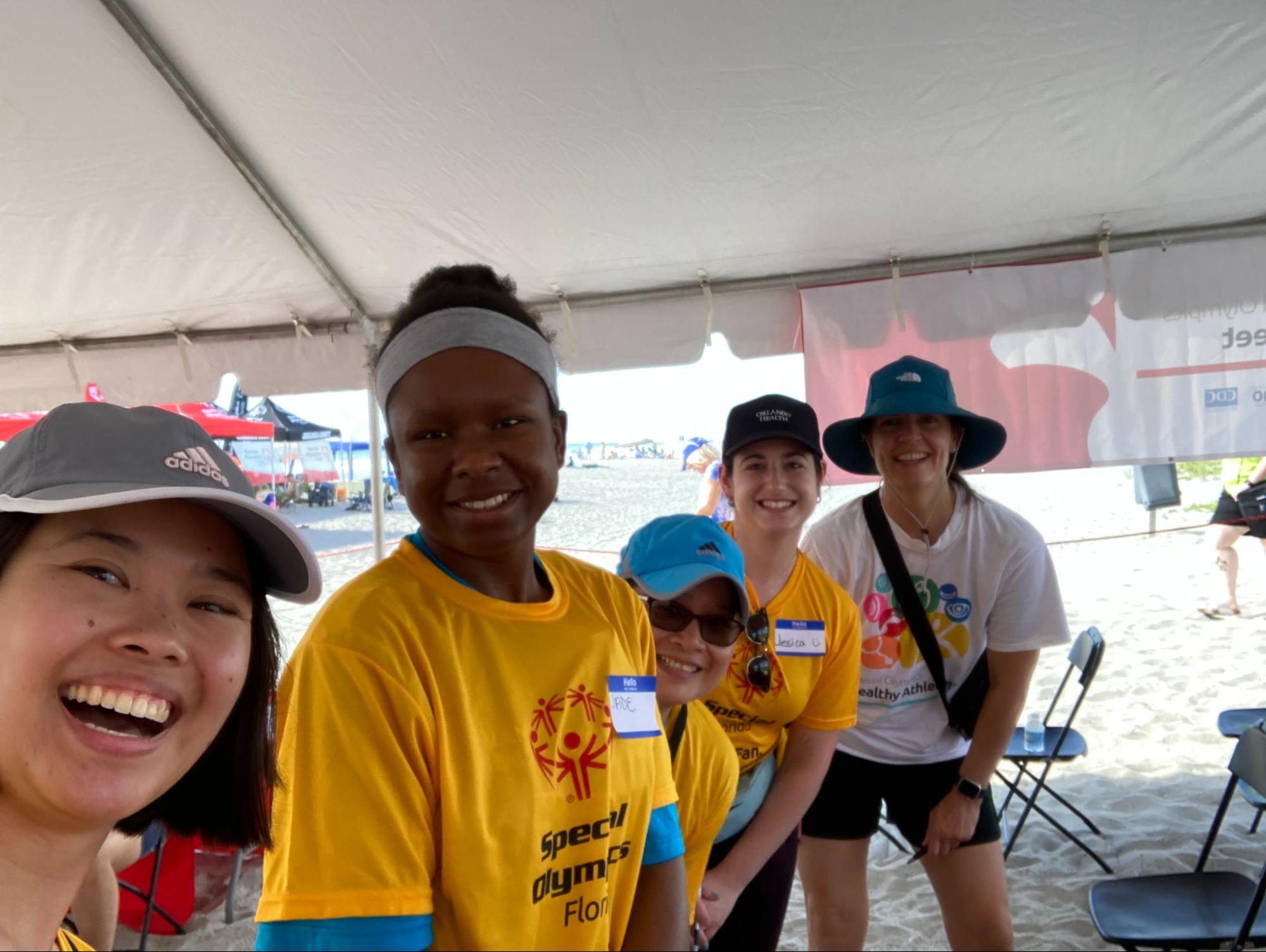 From left to right: volunteers Amy, Jade, Nathalie, Jessica, and Jennifer.